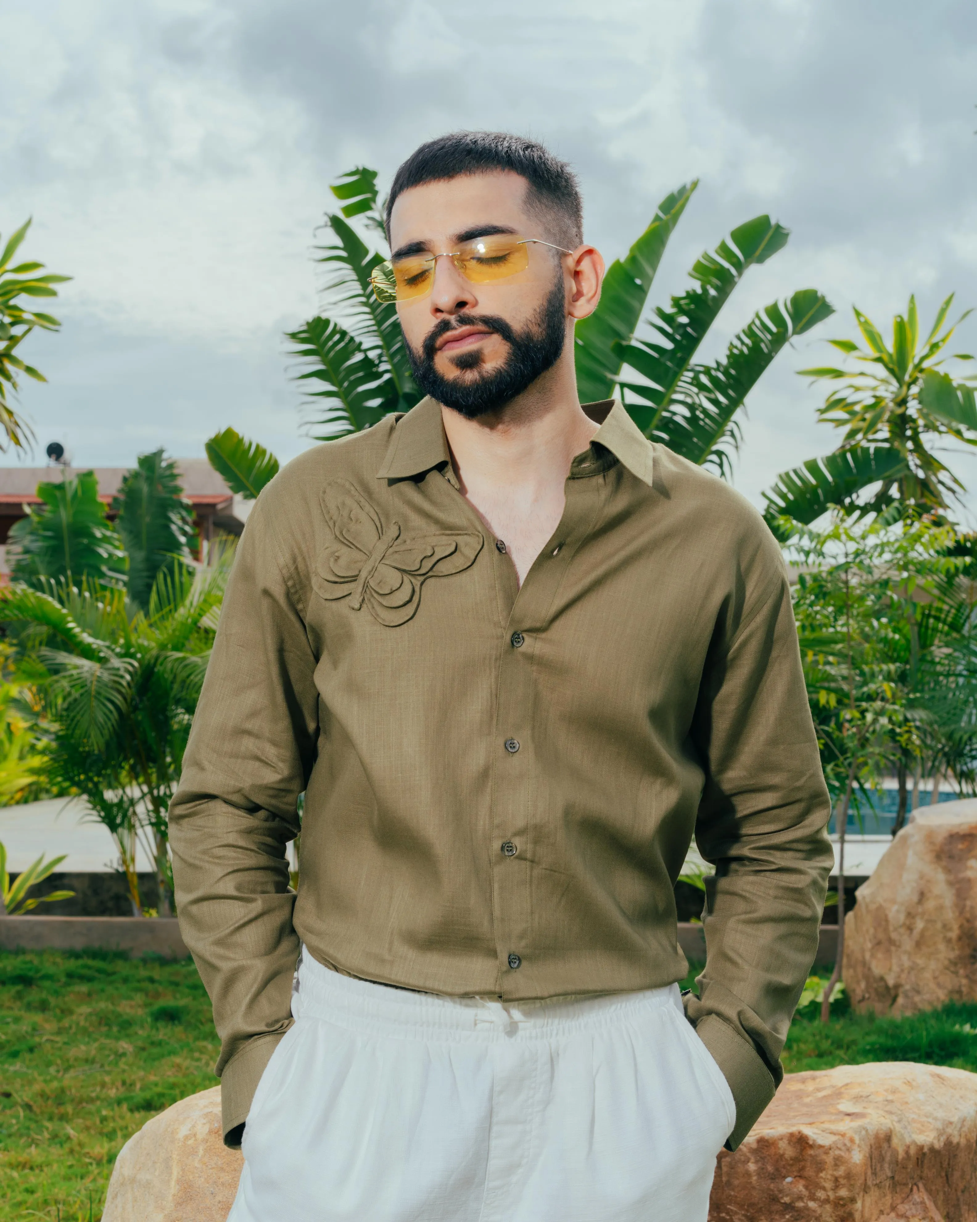 embroidered mens dress shirt Men's Banded Collar Embroidered Shirt in White/Gold 18½ 36/37 / White/Gold main image 0